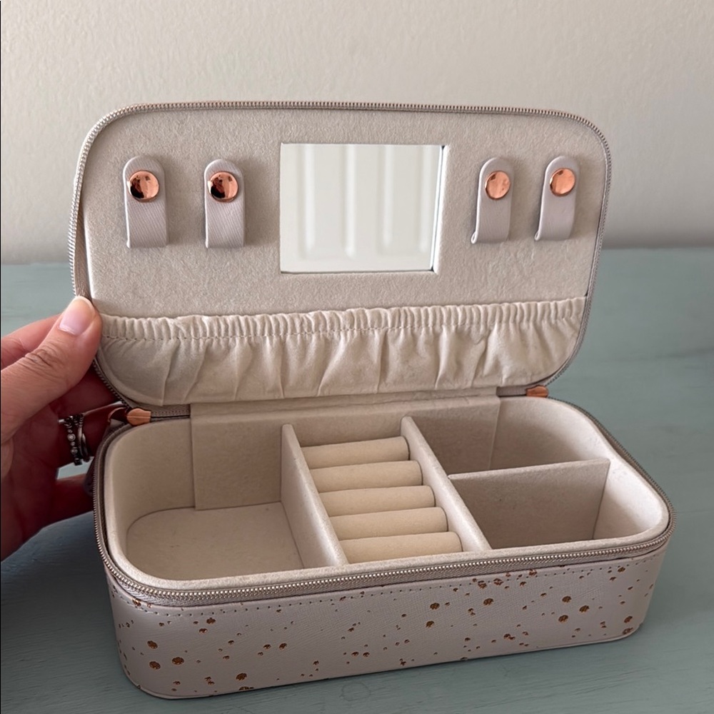 Jewelry Case for Travel - Picture 2 of 2